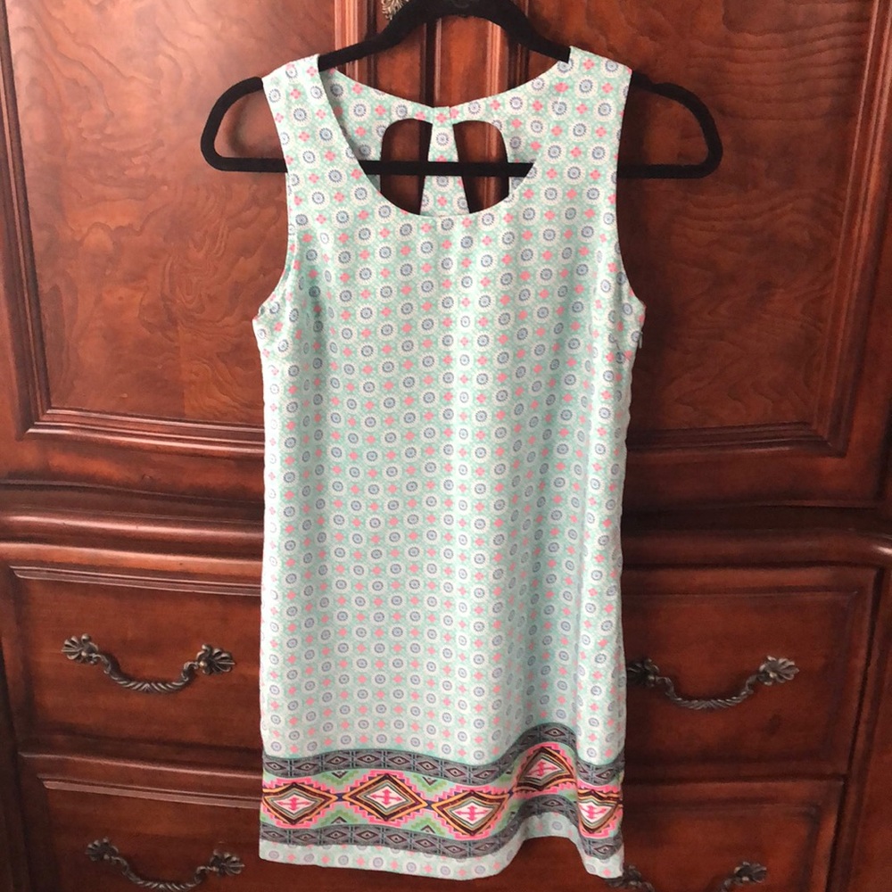 Women summer dress. Never worn. Size XSP.